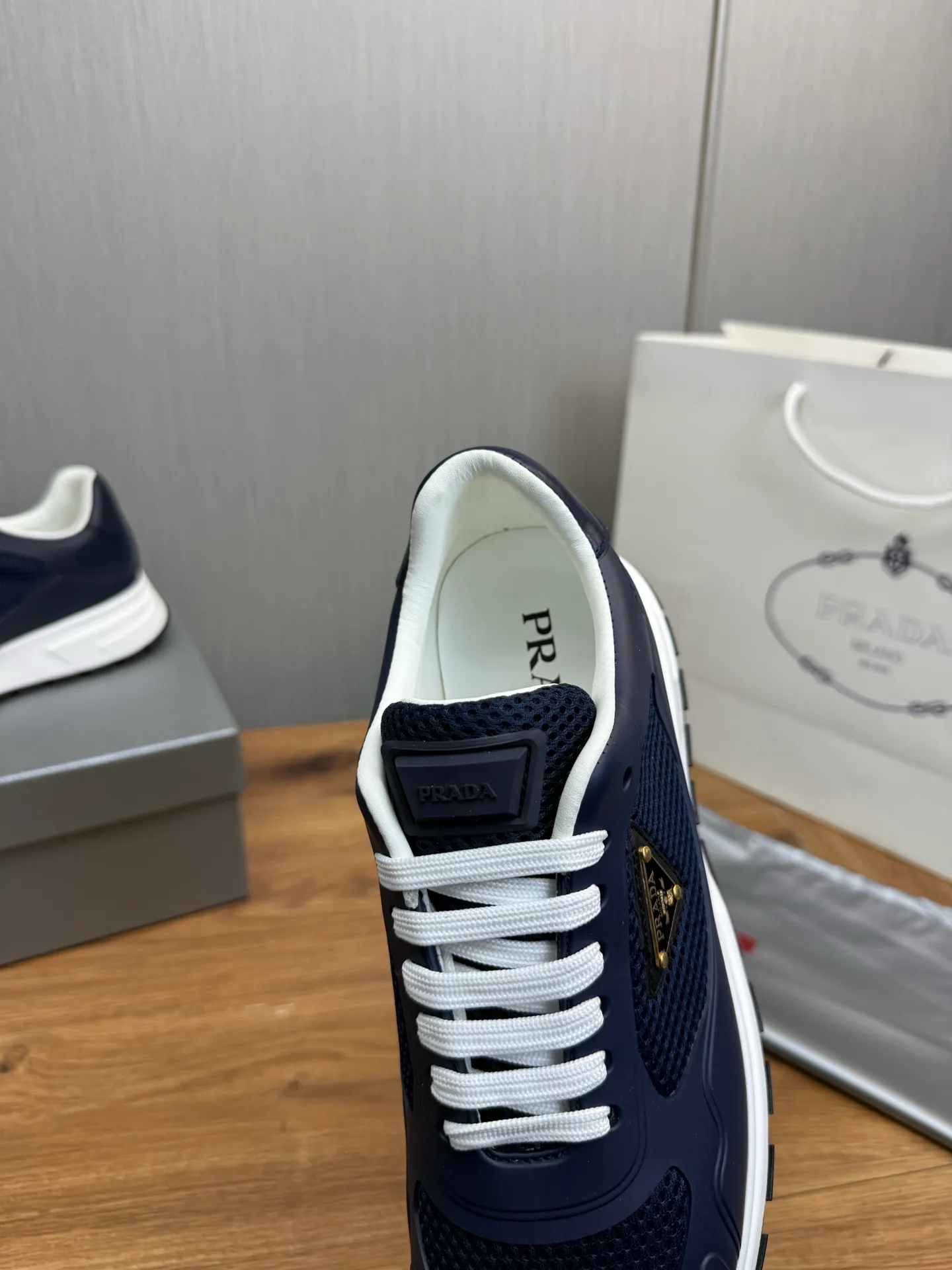 Men's shoes 💰580💰 [PRADA] Autumn and winter hot men's shoes shipped 👏Official website synchronized ⬆️Original fly-woven cowhide fabric + cowhide lining, 1⃣️:1⃣️reproduction, original sole, 38-45 (45. Customized, non-refundable)